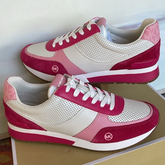 MICHEL KORS ANDI TRAINER
FAUX LEATHER/SUEDE
Electric Pink Multi
Fashion Sneakers - Picture 11 of 16